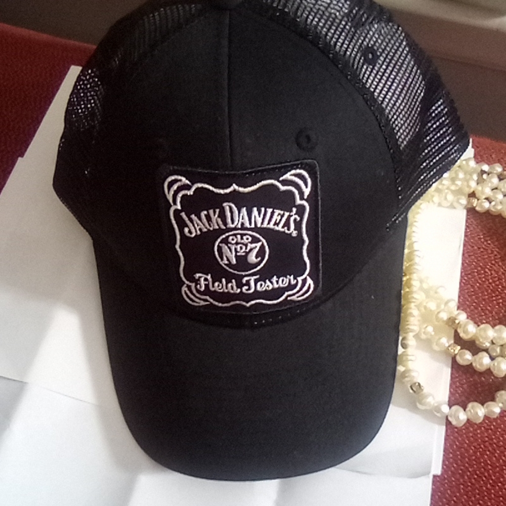 Jack Daniel's Hat 1size NWOT $34 +free scarf or hat . (Hat is new)